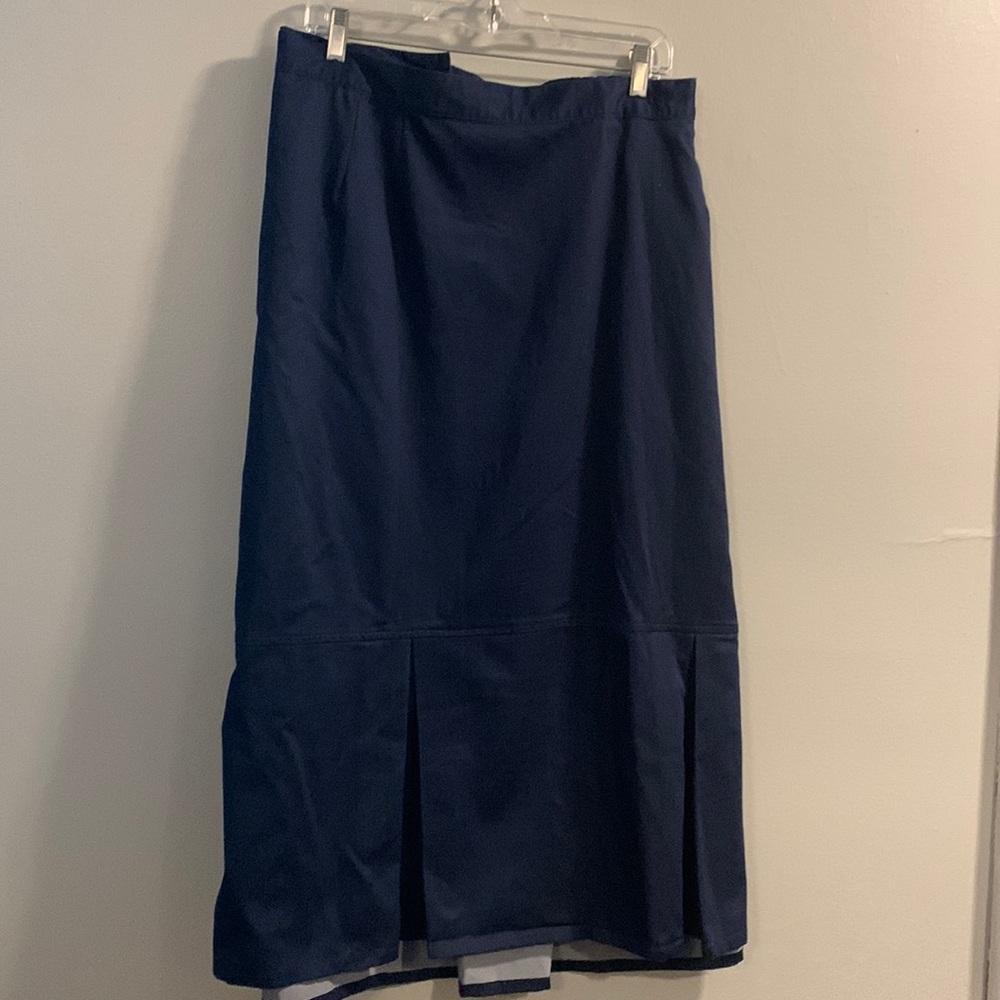 Hi-Lo Skirt by Maggie Barnes. Size 30/32(4X). Navy. Cotton Blend